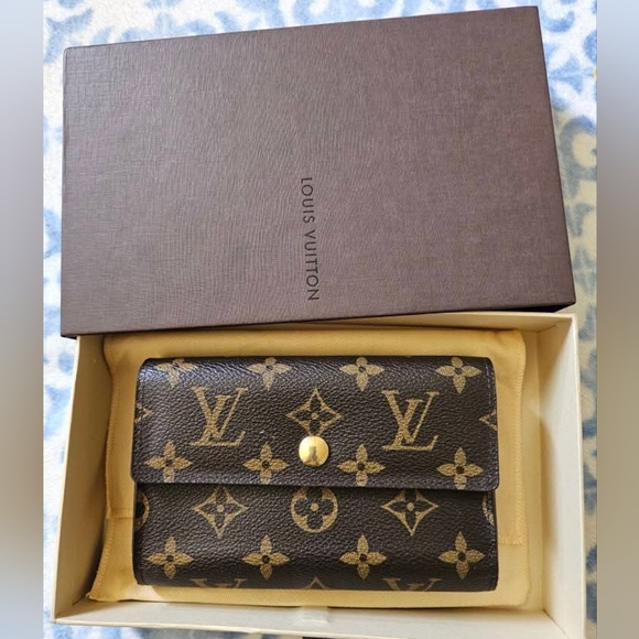 Louis Vuitton Alexandra Monogram Wallet With Box And Dustbag - Picture 2 of 10